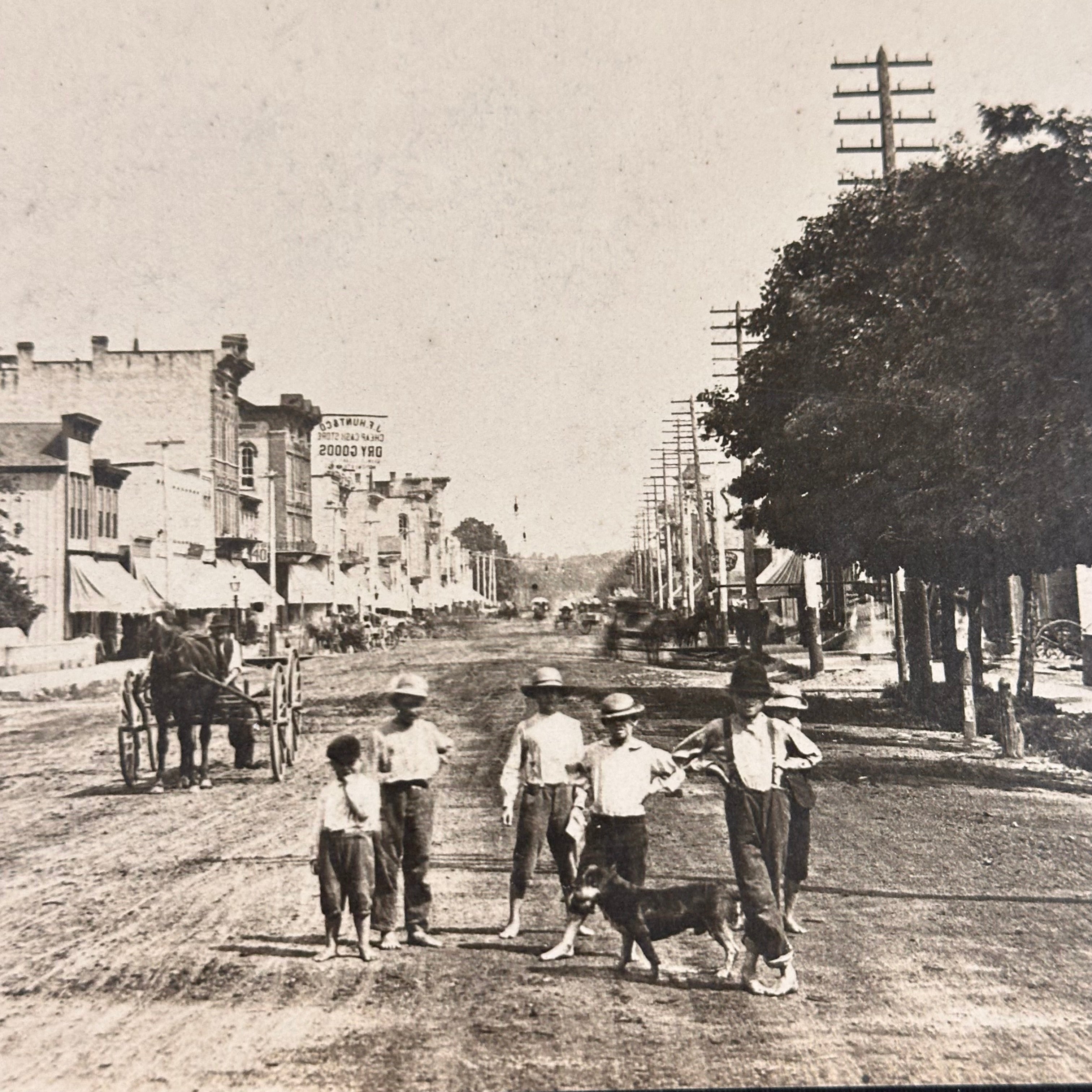 1800s Cabinet Card of Gang of Barefoot Kids on Main Street | 1884