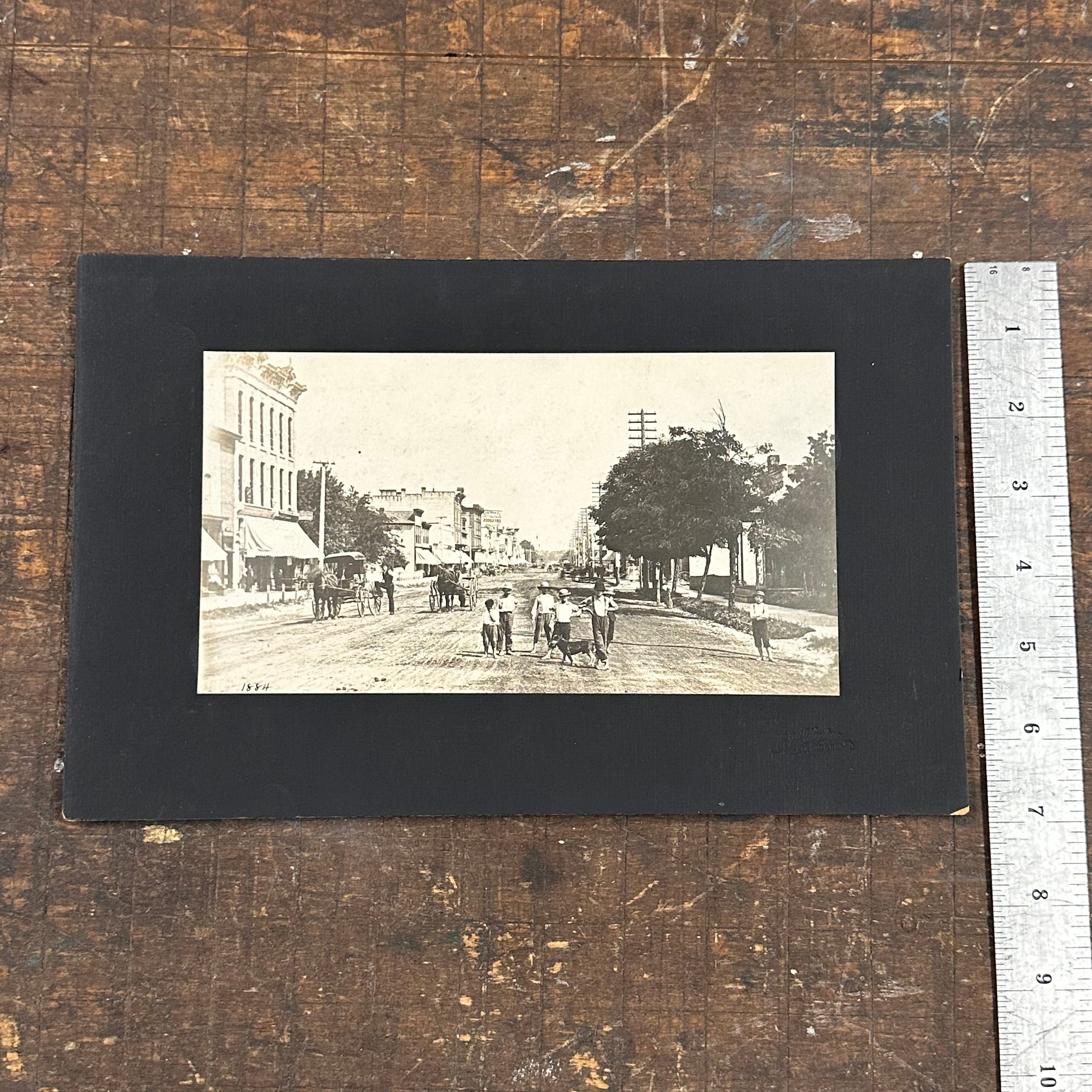 1800s Cabinet Card of Gang of Barefoot Kids on Main Street | 1884