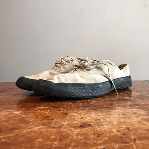 WW2 Deck Shoes - United States Navy - 1940s - Size 11 1/2? - Canvas Sneakers - World War 2 Militaria Collectibles - Workwear