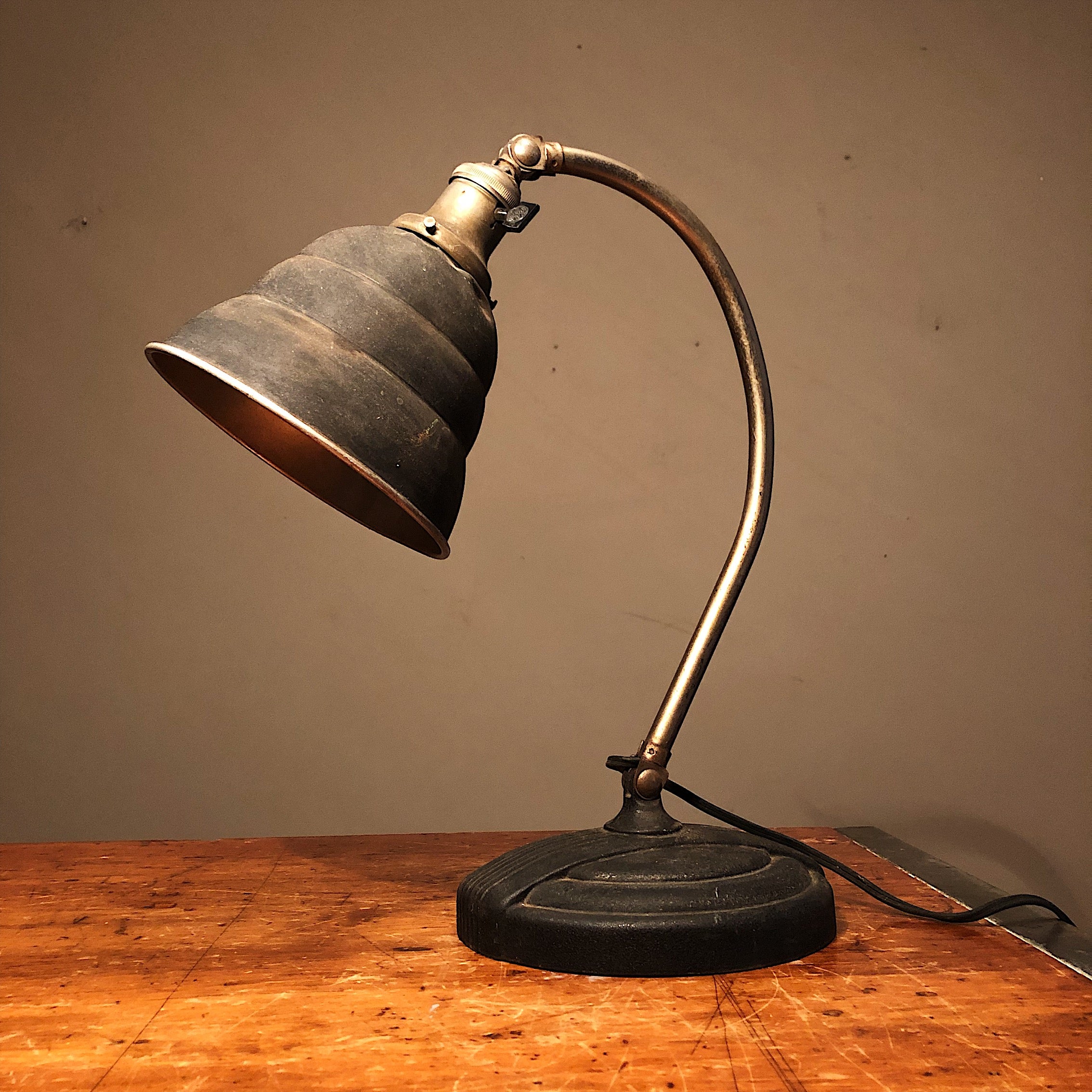 Vintage Industrial Articulating Desk Lamp - General Electric - Rare Art Deco Light - Decor - Black and Tan